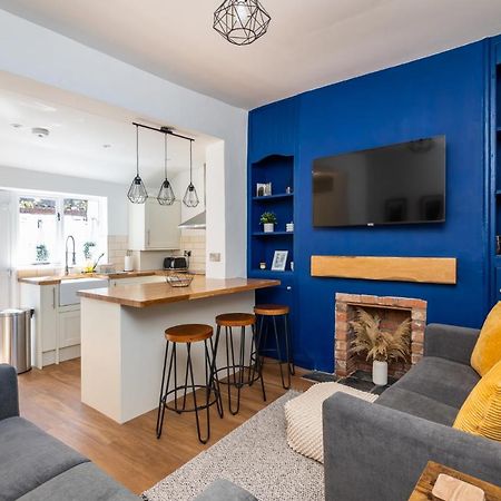 Stylish, Centrally Located Terrace - Pass The Key ヨーク エクステリア 写真