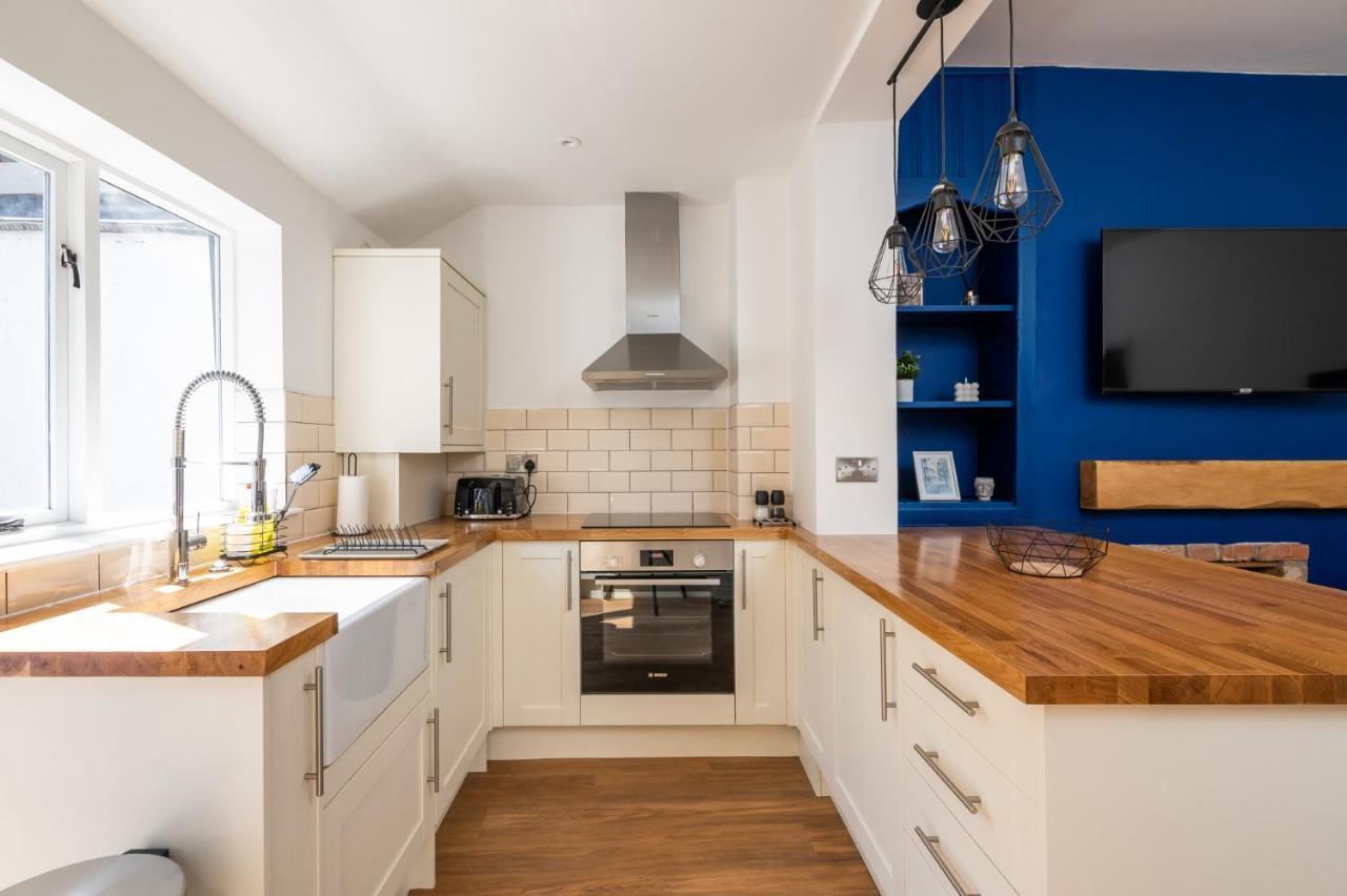 Stylish, Centrally Located Terrace - Pass The Key ヨーク エクステリア 写真