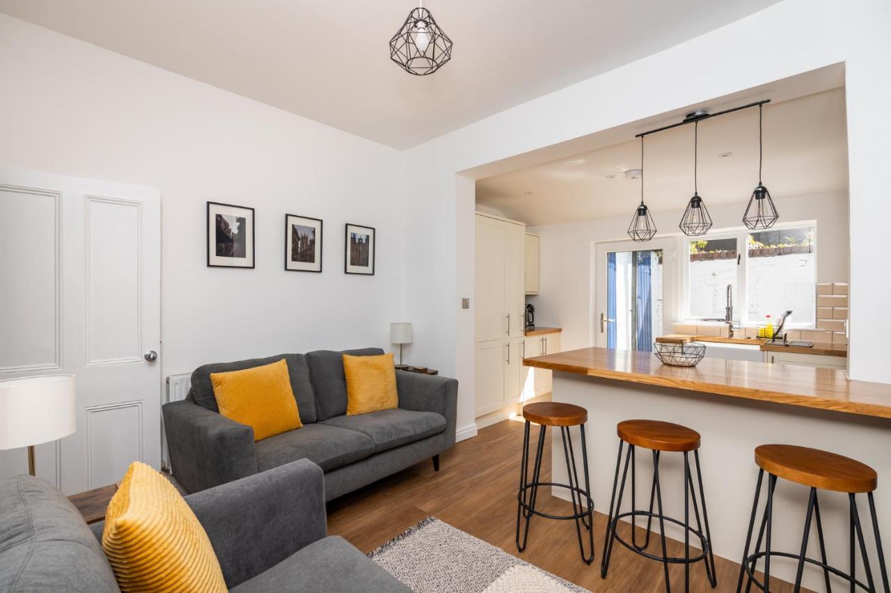 Stylish, Centrally Located Terrace - Pass The Key ヨーク エクステリア 写真