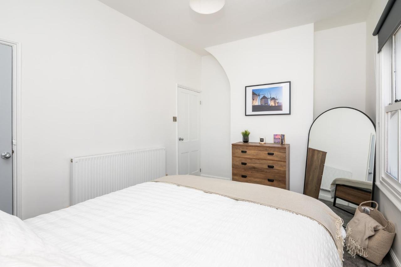 Stylish, Centrally Located Terrace - Pass The Key ヨーク エクステリア 写真